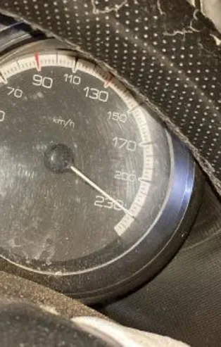 Konya'da aşırı hız can aldı! Motoru yerinden fırlayan ve hız ibresi 230 kilometrede takılı kalan otomobilde can pazarı