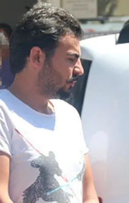 FETÖ'cü hain barlar sokağında enselendi