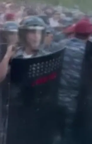 Ermenistan'da kaos: Paşinyan ve hükümet karşıtı protestoculara sert müdahale