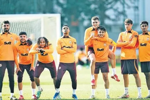 fenerbahce-krunic-ile-bir-kez-daha-masaya-oturacak-1704751668842.jpeg Fenerbahçe Krunic ile bir kez daha masaya oturacak-12