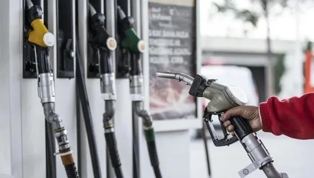 brent-petroldeki-dusus-pompayi-da-etkiledi-motorine-zam-geri-cekildi-guncel-benzin-ve-dizel-fiyatlari-1660576265094.jpeg Brent petroldeki düşüş pompayı da etkiledi! Motorine zam geri çekildi | Güncel benzin ve dizel fiyatları-4