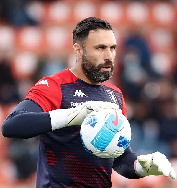 salvatore-sirigu-istatistiklerde-altay-bayindirin-onunde-1659523842939.jpg