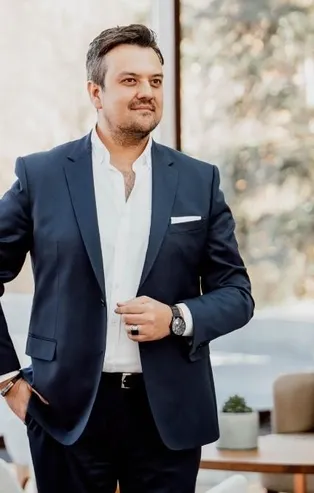 Volkan Doğruluk nerelidir ve kaç yaşındadır?