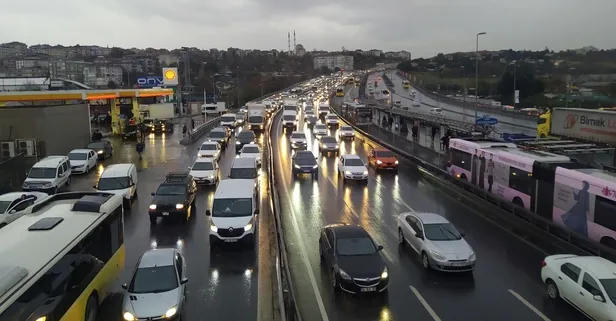 İstanbul'da iş çıkışı trafik yoğunluğu yüzde 78'e ulaştı