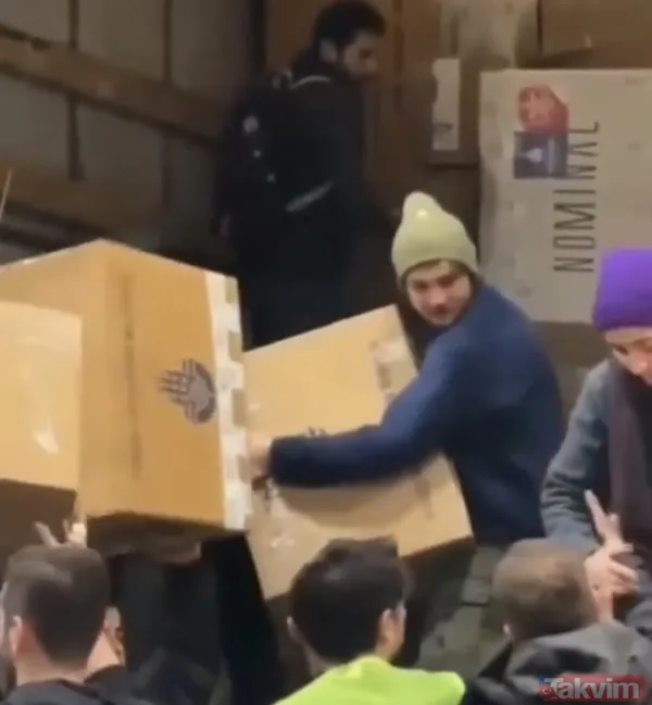 Aras Bulut İynemi Tır'a Koli Taşıdı.