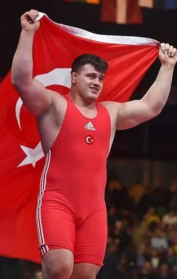 Rıza Kayaalp gümüş madalya kazandı