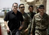 Hem Irakı hem Suriyeyi kan gölüne çevirdi! Her taşın altından YPG/PKKnın güçlü destekçisi McGurk çıkıyor