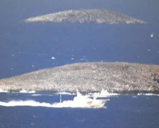 Sert kayaya çarptılar