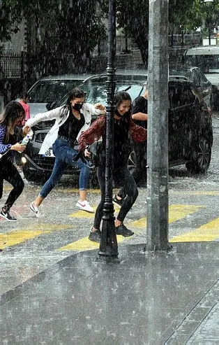 Hafta sonu hava nasıl olacak? İstanbul, Ankara ve İzmir'de yağmur var mı? Meteoroloji'den son dakika hava durumu raporu