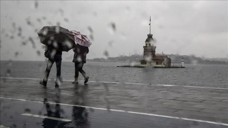 istanbulda-saganak-etkisi-1784950882946.jpeg İstanbul'da sağanak etkisi: Araçlar güçlükle ilerledi-4