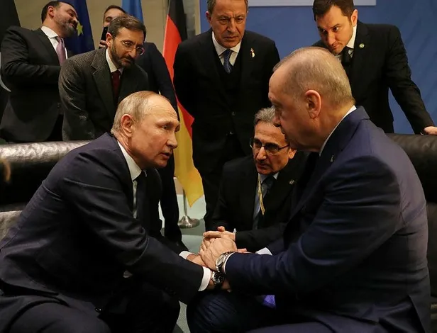 Rus uzmanı Mozloyev: Türkiye ve Rusya Libya krizi çözümünde etkin rol oynuyor-1