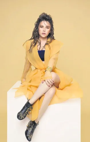 Merve Özbey kendi adına sahte profil açıp yardım toplayanları ifşa etti!