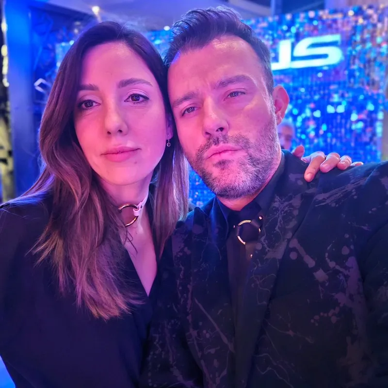 salih-bademcinin-esi-imer-ozgune-ettigi-evlilik-teklifi-narsist-dedirtti-1775033368926.jpg Salih Bademci'nin eşi İmer Özgün’e ettiği evlilik teklifi “Narsist” dedirtti!-3