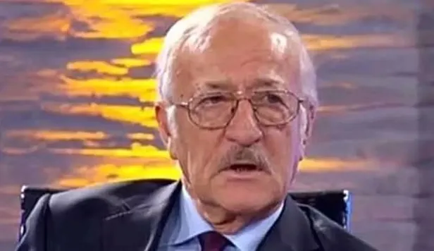 ziya-sengul-neden-oldu-hastaligi-neydi-ziya-sengul-kimdir-nereli-kas-yasindaydi-ziya-sengul-biyografisi-1677408726041.jpeg Ziya Şengül neden öldü, hastalığı neydi? Ziya Şengül kimdir, nereli, kaç yaşındaydı? Ziya Şengül biyografisi...-4