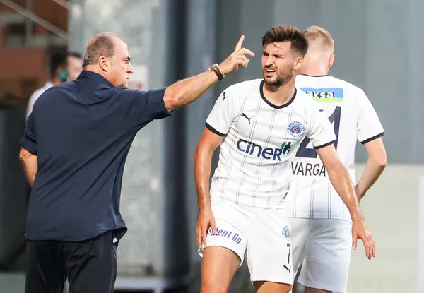 galatasarayda-fatih-terimden-transfer-aciklamasi-gelenler-de-gidenler-de-olacak-1630267549700.jpg Galatasaray'da Fatih Terim'den transfer açıklaması: Gelenler de gidenler de olacak-5