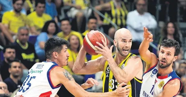 Anadolu Efes, F.Bahçe Beko’yu deplasmanda yenip seriyi 2-1’e getirdi