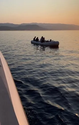 Çanakkale'de 17 düzensiz göçmen kurtarıldı