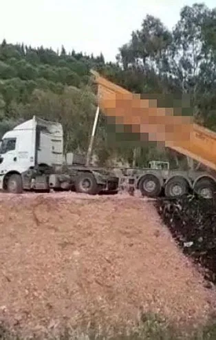 İzmir'de molozların ardından şimdi de kimyasal atık paniği!