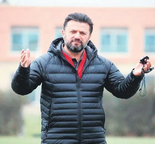 kagithanede-500-bin-liralik-soygun-yapan-kadini-polis-bacagindaki-dovmeden-taniyarak-tespit-etti-1655153120140.jpeg Kağıthane'de 500 bin liralık soygun yapan kadını, polis bacağındaki dövmeden tanıyarak tespit etti-6