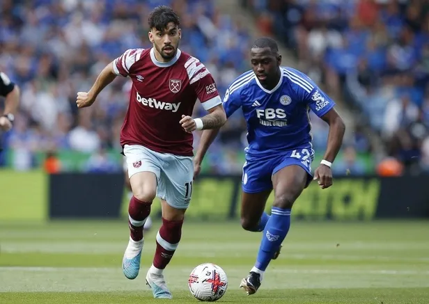 fenerbahceden-iki-kritik-hamle-daha-yildiz-isim-icin-edin-dzeko-devreye-girdi-1693043093631.jpeg Fenerbahçe'den iki kritik hamle daha! Yıldız isim için Edin Dzeko devreye girdi-5