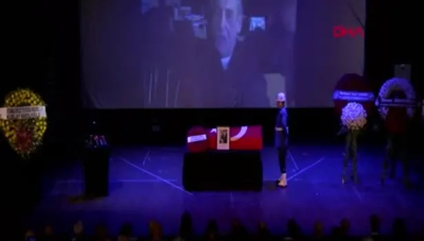 Civan Canova'ya veda! Uraz Kaygılaroğlu ve Bora Akkaş'ın da yer aldığı cenaze töreninde Nesrin Cavadzade gözyaşlarına boğuldu