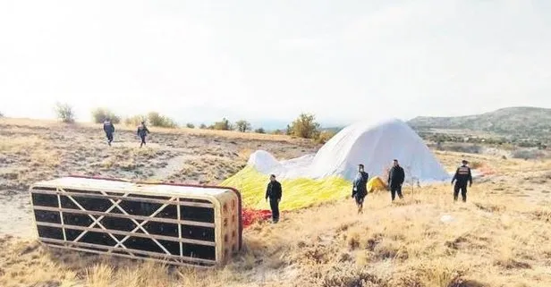 Balon faciası! Kapadokya’da acil iniş yaparken yere çarpan sıcak hava balonu 2 turisti hayattan kopardı