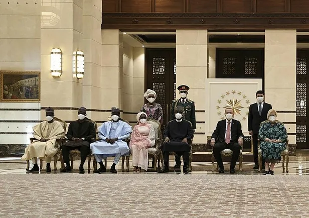 ruanda-ve-nijeryanin-ankara-buyukelcileri-baskan-erdogana-guven-mektubu-sundu-1624462984020.jpeg Ruanda, Gambiya ve Nijerya'nın Ankara Büyükelçileri Başkan Erdoğan'a güven mektubu sundu-4