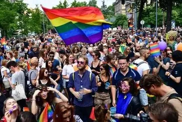 TikTok’ta LGBT özendiriciliğine ceza!