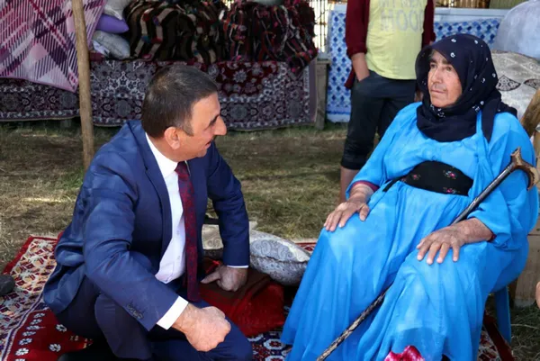 son-dakika-terorden-temizlenen-siirt-herekol-dagindaki-cemikari-yaylasi-gocerleri-agirliyor-1623245657166.jpg SON DAKİKA: Terörden temizlenen Siirt Herekol Dağı'ndaki Çemikari Yaylası göçerleri ağırlıyor-4