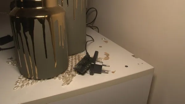 istanbul-arnavutkoyde-elektrik-voltajinin-aniden-yukselmesi-nedeniyle-5-apartmanda-prize-bagli-elektronik-cihazlar-bozuldu-1618983012631.jpg İstanbul Arnavutköy'de elektrik voltajının aniden yükselmesi nedeniyle 5 apartmanda prize bağlı elektronik cihazlar bozuldu-7