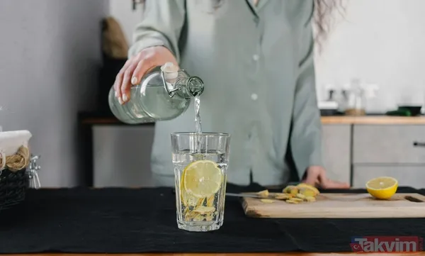 Yazın Kavurucu Sıcaklarında Serinlemenin En Pratik Yolu Buzlu İçecekler. Evde Sadece Birkaç Malzemeyle Hazırlayabileceğiniz Bu İçecekler Misafirler İçin De...