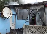 Ev yangını ekipleri seferber etti
