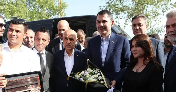 Deprem bölgesinde 250 bininci konut teslim edilecek! Bakan Murat Kurum duyurdu: "Cumhurbaşkanımızın teşrifleriyle anahtarları teslim edeceğiz"