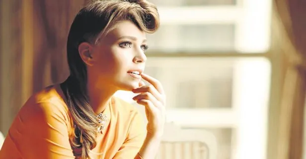 Eşi ve çocuğuyla Boston'a giden ünlü oyuncu Aslı Enver'e Salih Bademci'den ilginç tavsiye!