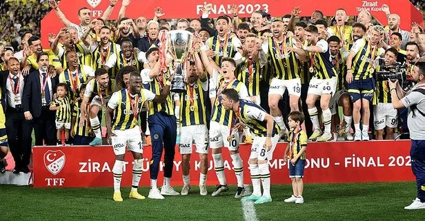 Kanarya'dan 10 yıl sonra hasreti bitiren zafer! Sarı-Lacivertliler Medipol Başakşehir'i 2-0 yenerek zafere ulaştı...
