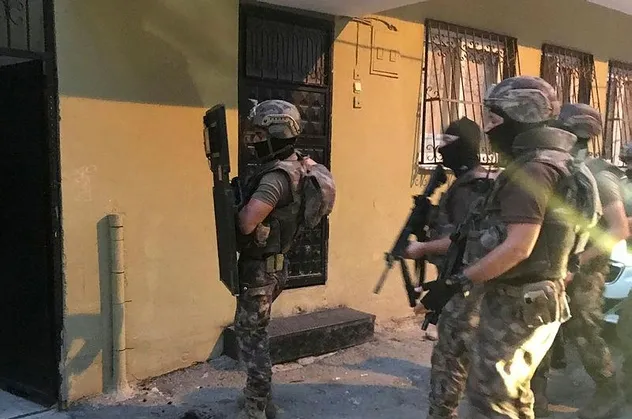 Son dakika: Adana'da PKK operasyonu: 23 gözaltı kararı