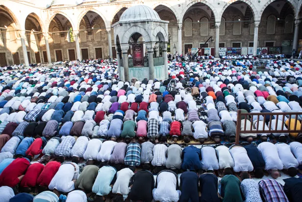 nevsehir-yalova-bingol-bayram-namazi-saati-nevsehir-yalova-bingol-bayram-namazi-ne-zaman-saat-kacta-kilinacak-1681980923530.jpg Nevşehir, Yalova, Bingöl BAYRAM NAMAZI SAATİ! Nevşehir, Yalova, Bingöl bayram namazı ne zaman, saat kaçta kılınacak?-4