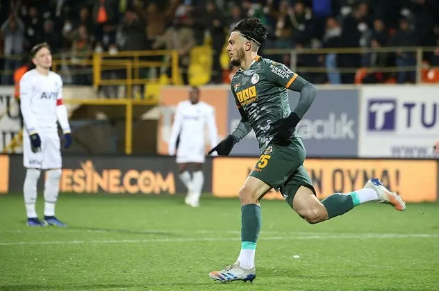 Beşiktaş Tayfur Bingöl'ü duyurdu!