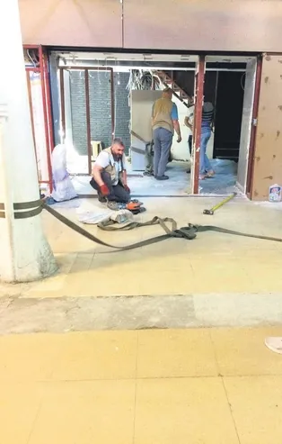 Kapalıçarşı’da kiracı döviz bürosu, dükkana kaçak kat yaptı! Çökme korkusu yaşandı...