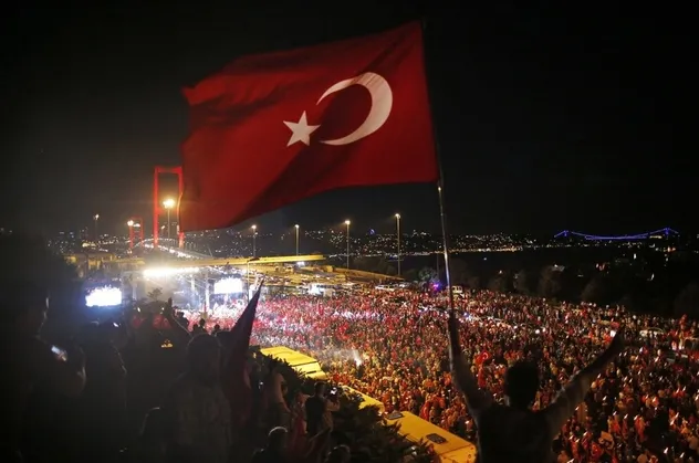 15 Temmuz'un yıl dönümü için 7 dilde video