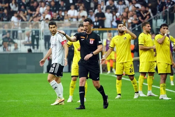 burak-yilmaz-yonetimindeki-besiktas-istanbulsporu-2-0-maglup-etti-1696777767059.jpeg