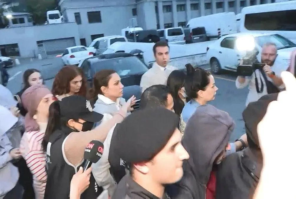 Komşularına kabus olmuşlar!