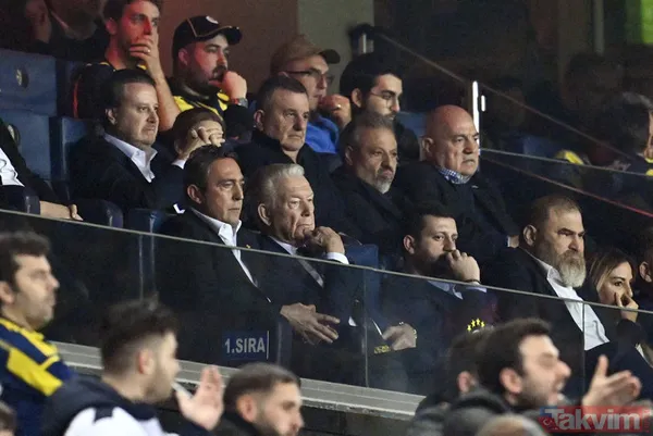 Ali Koç'un bu yaptığı taraftarı çıldırttı! Tepkiler çığ gibi - 23