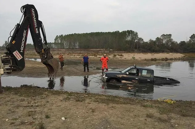 Edirne’de maceracı gencin ‘off road’u Meriç’in serin sularında bitti