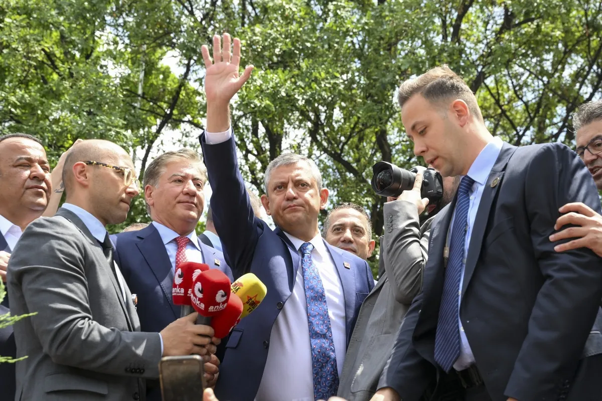 CHP'de mutlak kopuş öncesi son grup! Özgür Özel'den başvuru | Kılıçdaroğlu MYK'yı topluyor-2