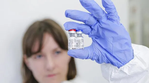 rusyadan-aciklama-geldi-sputnik-v-asisi-yuzde-92-oraninda-koruma-sagladi-1605104047715.jpg Pfizer ve BioNTech aşısından sonra Rusya da müjdeli haberi duyurdu! 'Sputnik V aşısı yüzde 92 oranında koruma sağladı'-6