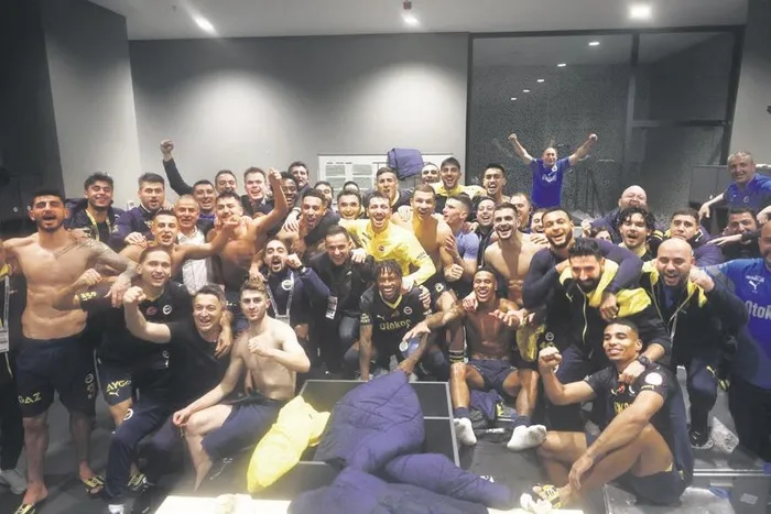 Soyunma odası inledi: F.Bahçe derbi galibiyetinin ardından büyük coşku yaşadı-3