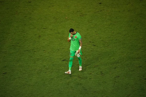 1625396508127.jpg Mourinho Uğurcan Çakır'dan vazgeçmiyor! Trabzonspor'dan transfere yeşil ışık-7