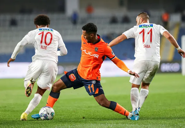 sivasspordan-basaksehire-soguk-dus-basaksehir-0-2-sivasspor-mac-sonucu-1665429105678.jpg Sivasspor'dan Başakşehir'e büyük şok! Başakşehir 0 - 2 Sivasspor MAÇ SONUCU-3