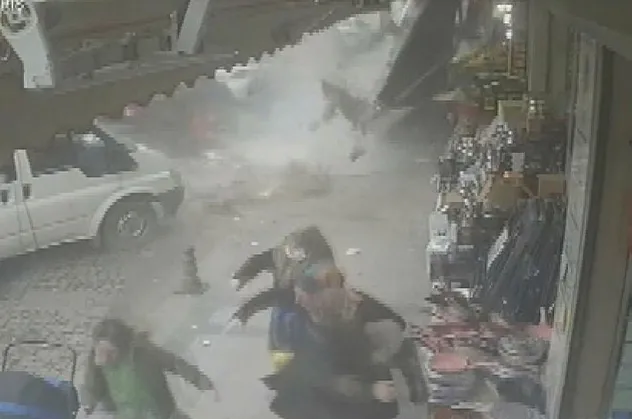 İstanbul Bağcılar'da korkutan patlama!